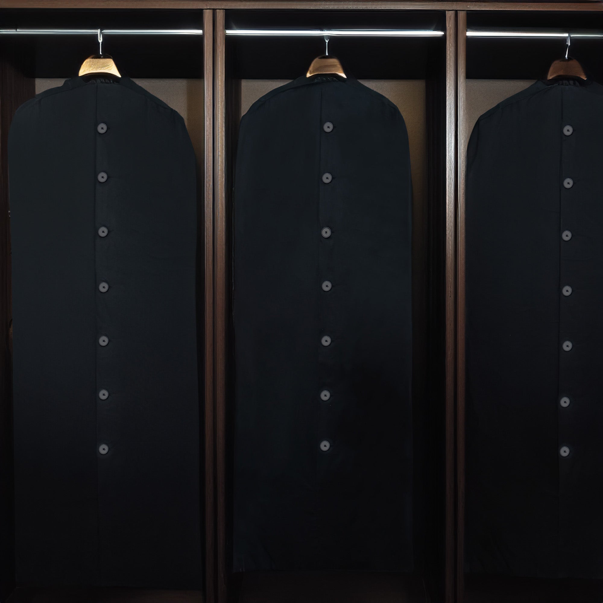 Buttoned Cotton Garment Bag